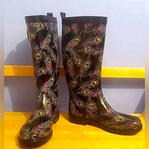 Capelli New York Women Size 6 Multi-color Peacock Feathers Rain Boots Black